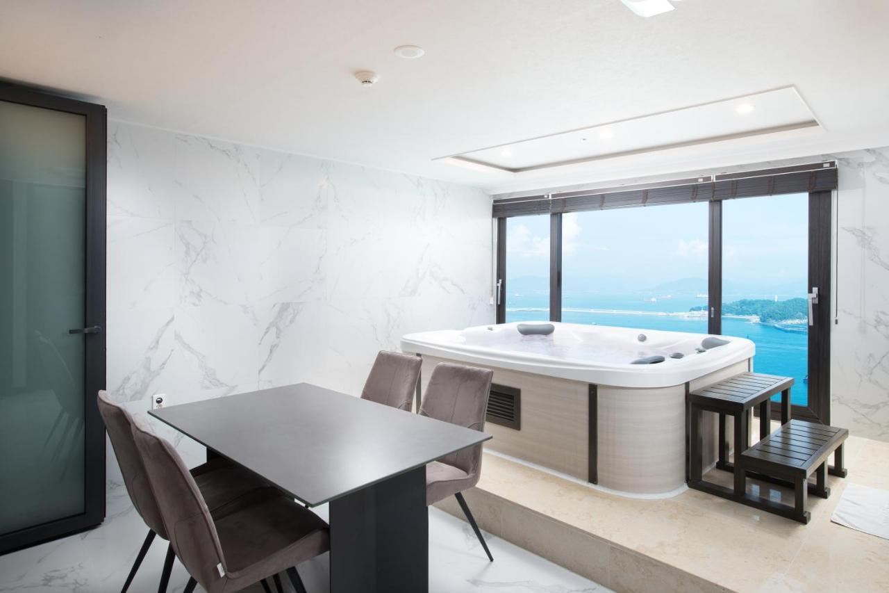Utop Marina Hotel & Resort Yeosu Eksteriør bilde